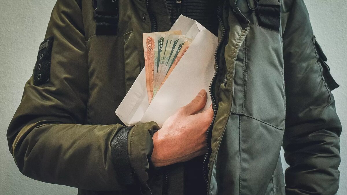     В Железногорске житель 1,5 года работал курьером в доставке. За это время он украл у заведения больше миллиона рублей.