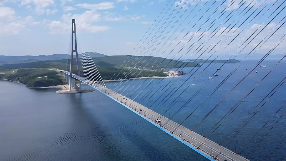     Президент России Владимир Путин поручил создать в Приморье специализированные спортивные центры для подготовки российских сборных команд по различным видам спорта.