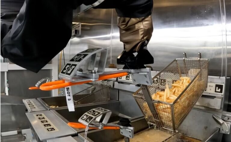    Робот-повар Flippy 2 / © Miso Robotics