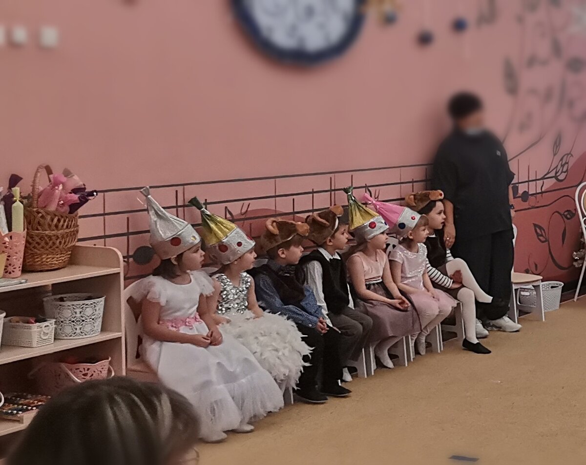 Девочки - конфетки, мальчики - мишки