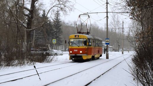 Трамвай Tatra T3SU-3242 (1080р)
