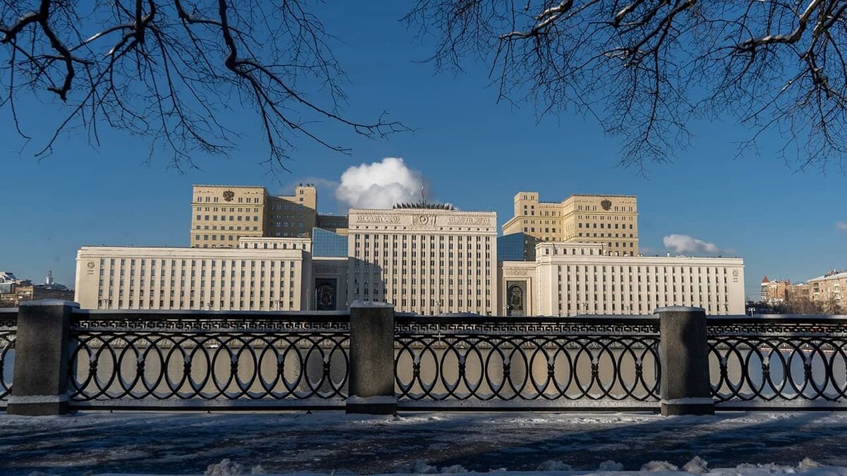 Фото: https://tvzvezda.ru/ (https://mcdn.tvzvezda.ru/storage/news_other_images/2023/12/17/a18bee98fc2d4ab28a9eeeaf52710edd.jpg)