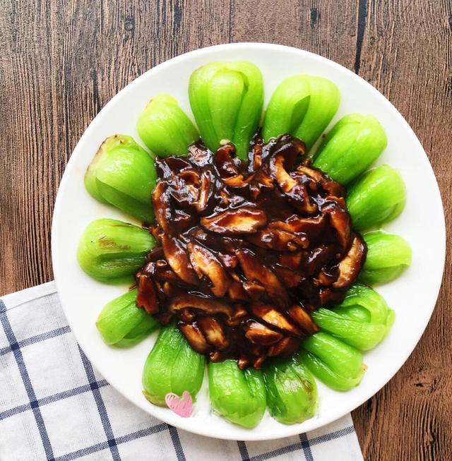 Контрастные цвета в китайских блюдах