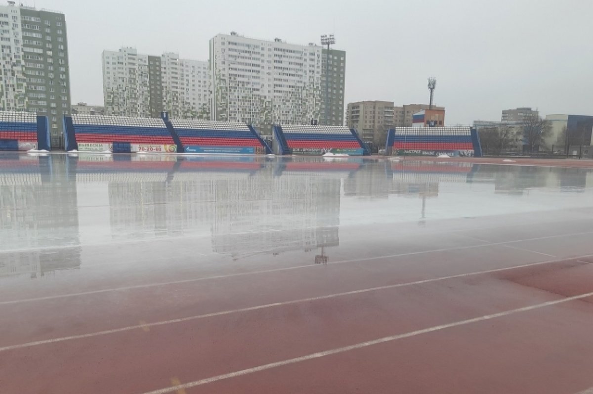    Коньки на гвоздь: на стадионе «Оренбург» растаял каток