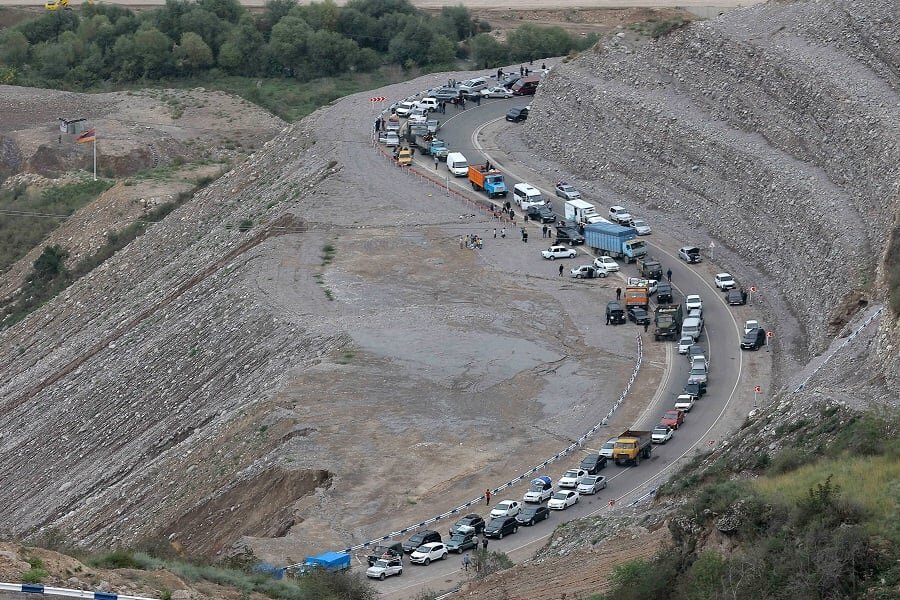 12 октября глава МИД России Сергей Лавров заявил, что нагнетание антироссийских настроений в Армении происходит искусственно.-4