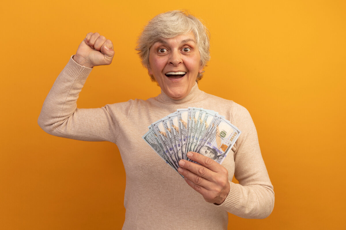 https://ru.freepik.com/free-photo/joyful-old-woman-wearing-creamy-turtleneck-sweater-holding-money-raising-fist_16722452.htm#query=%D0%BA%D0%B0%D0%BF%D0%B8%D1%82%D0%B0%D0%BB%20%D0%BF%D0%B5%D0%BD%D1%81%D0%B8%D1%8F&position=21&from_view=search&track=ais&uuid=5906704f-0820-4571-a567-933f25ad7223 Изображение от stockking на Freepik