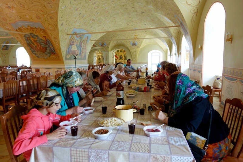 Монастырская Трапеза в монастыре