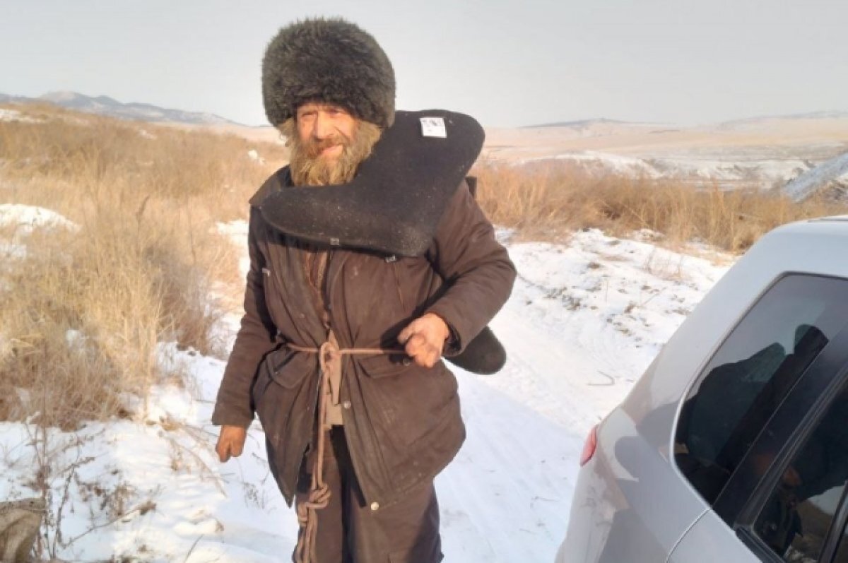    Несмотря ни на что, отшельник не собирается возвращаться к людям.