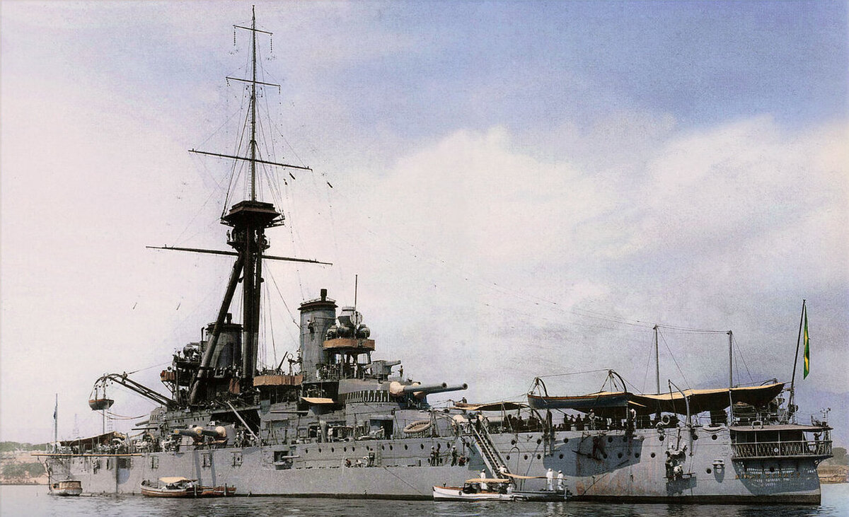 Бразильский линкор-дредноут "Минас-Жераис". Он и однотипный "Сан-Паулу" дали старт латиноамериканскому этапу "дредноутной гонки"