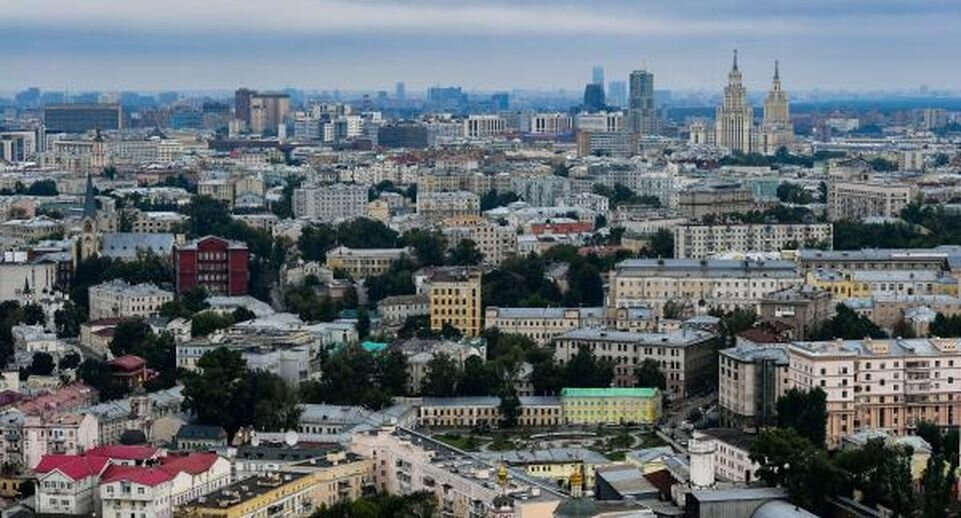 Басманный район в Москве сегодня. На первом плане справа — Хитровская площадь. На дальнем плане справа — высотное здание на площади Красных ворот📷
