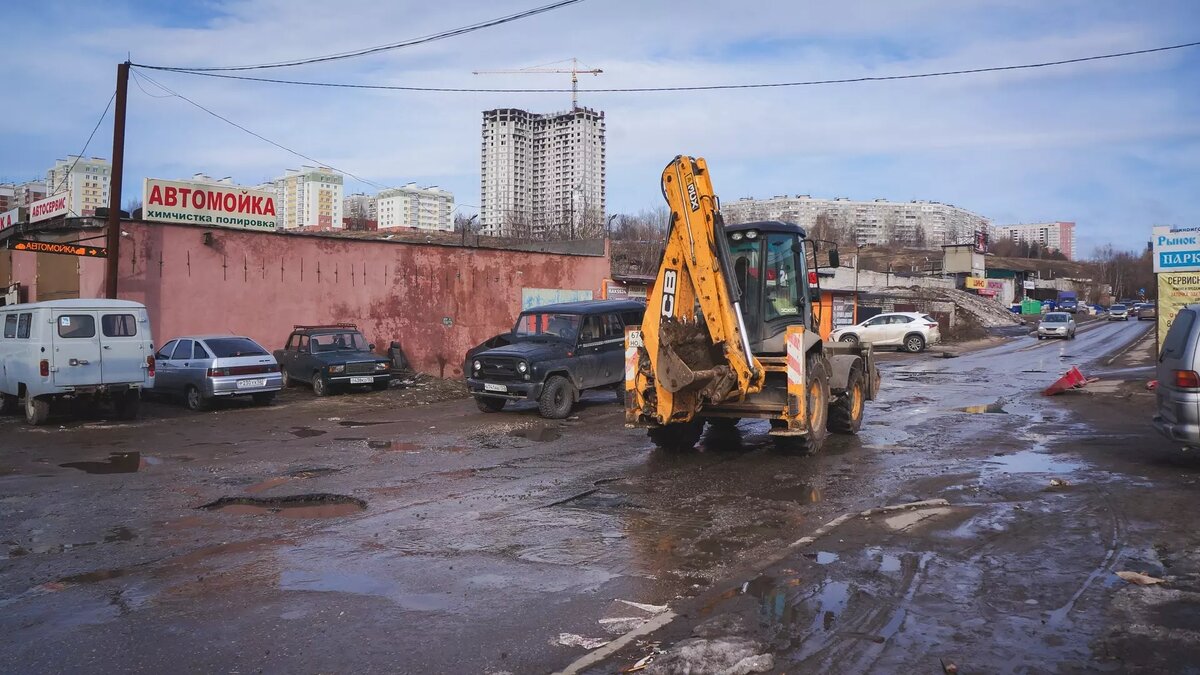     По инициативе прокурора Первомайского района Ижевска на МКУ «Служба благоустройства и дорожного хозяйства» (СБиДХ) был наложен штраф в размере 100 тысяч рублей за неправильное содержание автомобильных дорог.