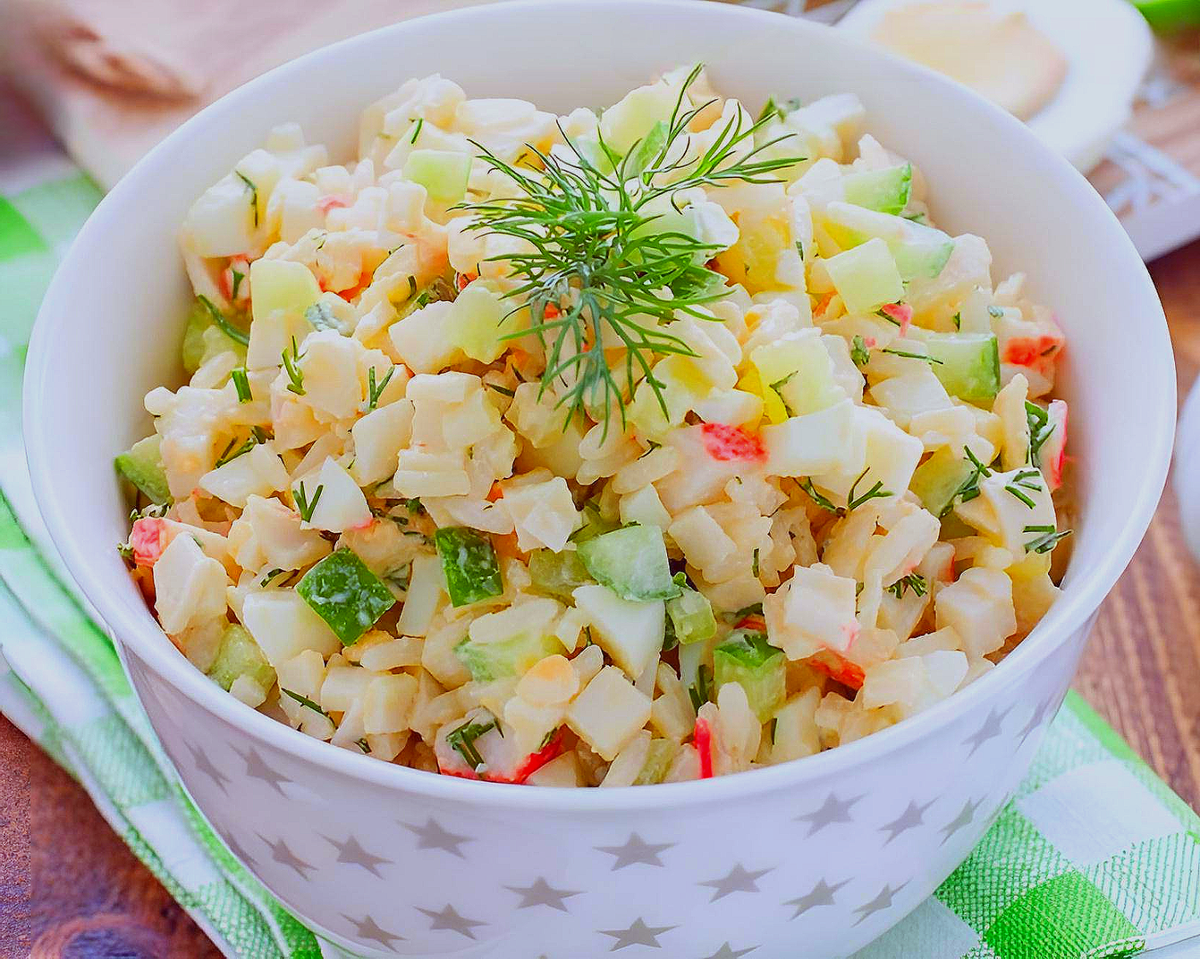 Крабовый салат, пошаговый рецепт на ккал, фото, ингредиенты - Илона