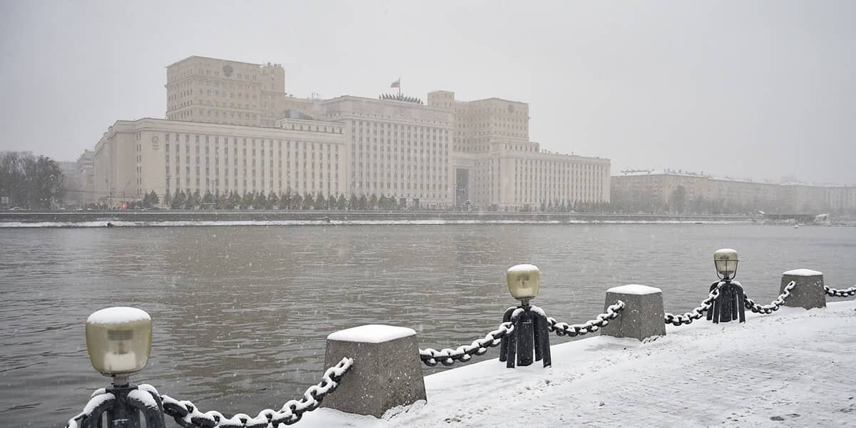 Фото: https://tvzvezda.ru/ (https://mcdn.tvzvezda.ru/storage/news_other_images/2023/12/20/fa6216c929f6482f821718c723e4c779.jpg)