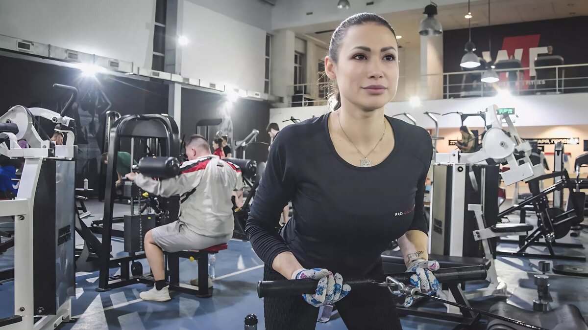     Кошельки посетителей фитнес-клубов скоро гарантированно «похудеют». В новом году услуги спортзалов подорожают на 7-12%. Как это скажется на перспективах работы спортивной сферы и желании россиян ходить в «качалку» — читайте в материале «НИ».