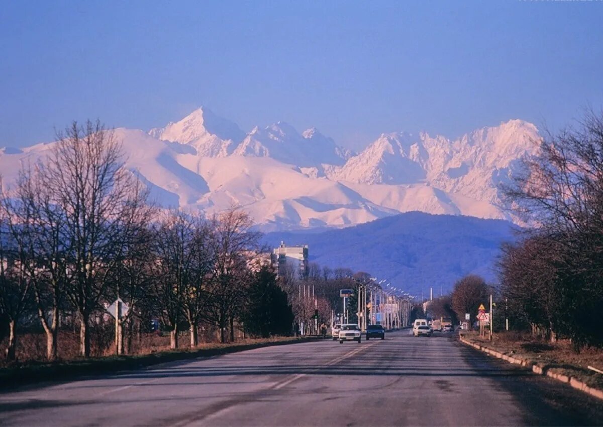 Горный нальчик. Кабардино-Балкария Нальчик. Кабардино-Балкарская Республика столица Нальчик. Горы Кабардино Балкарии Нальчик. Северный Кавказ Нальчик.