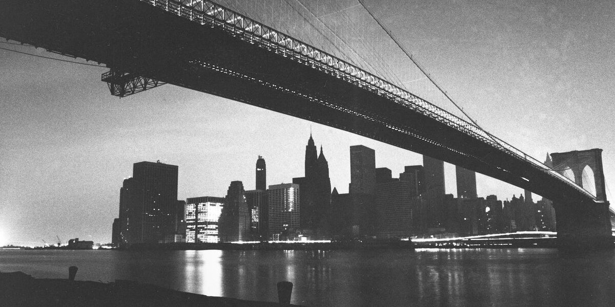 Ночь 13 июля 1977 года в Нью-Йорке получила название Ночь страха. Во время грозы первая молния ударила в подстанцию и вызвала срабатывание двух автоматических выключателей.-2
