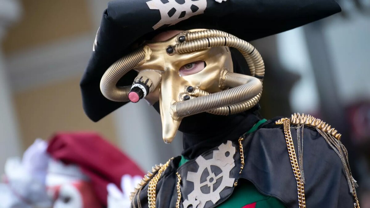     Сегодня дети не хотят на Новый год наряжаться снежинками и зайчиками. Они выбирают героев любимых мультфильмов или даже компьютерных игр. Но какими персонажами из детского списка не стоит наряжать малышей? Выясняли «НИ».