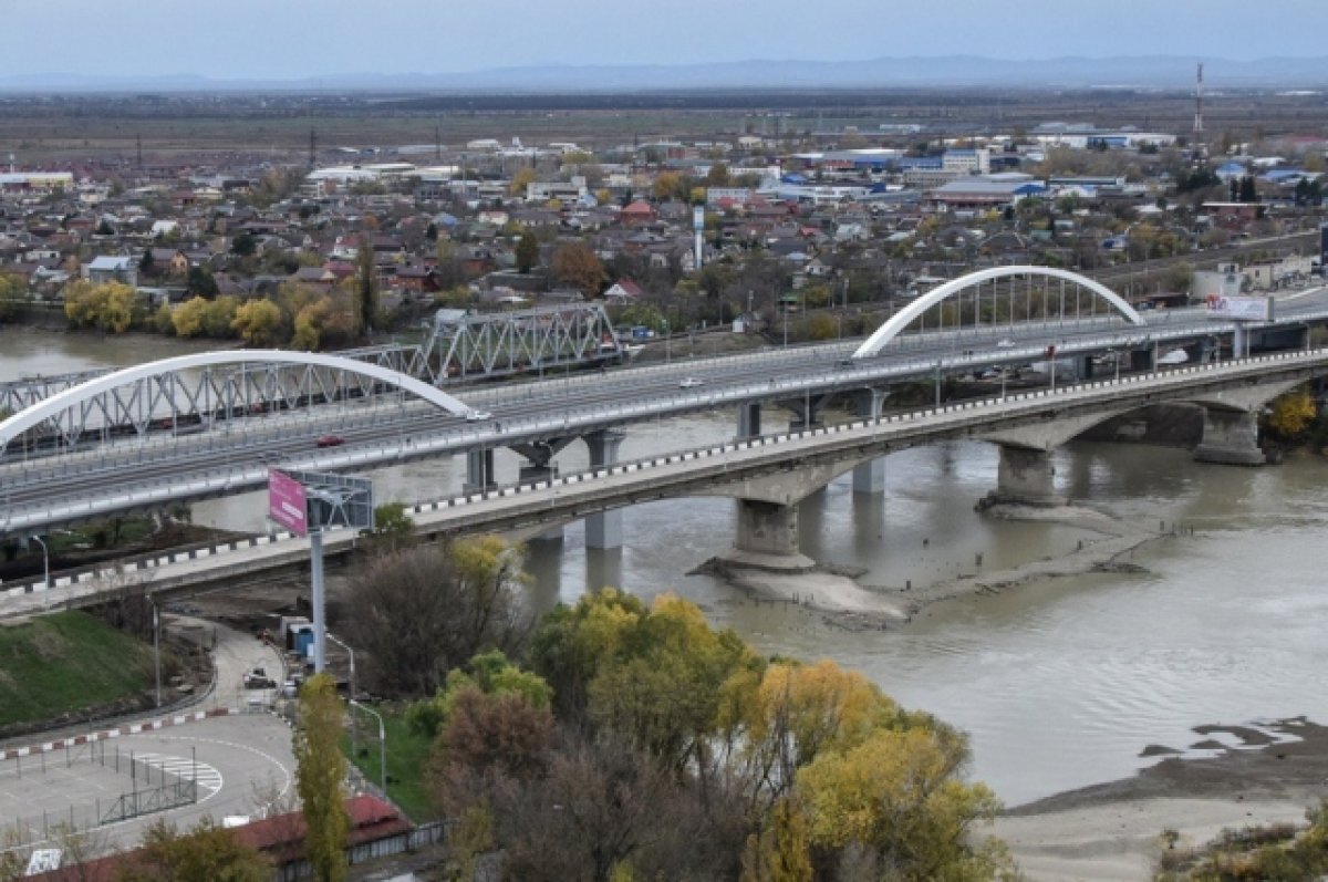    Кондратьев: проезд по новому Яблоновскому мосту открыли на год раньше