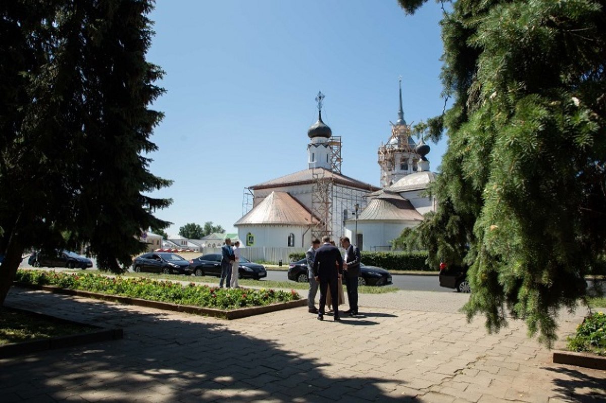    В Суздале к новому году привели в порядок дороги на туристических маршрутах