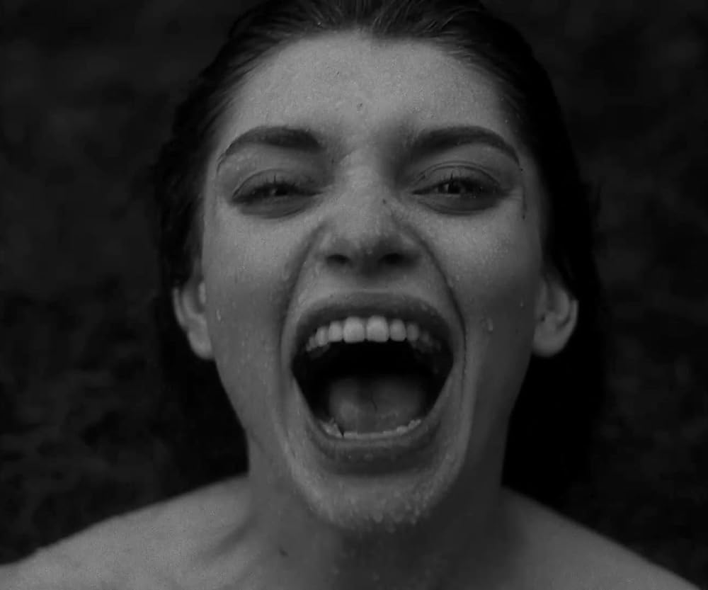 Кадр из фильма The Lighthouse. Режиссер: Роберт Эггерс. Оператор: Джарин Блашке. Производство: A24, New Regency Pictures, RT Features. Прокат: UPI