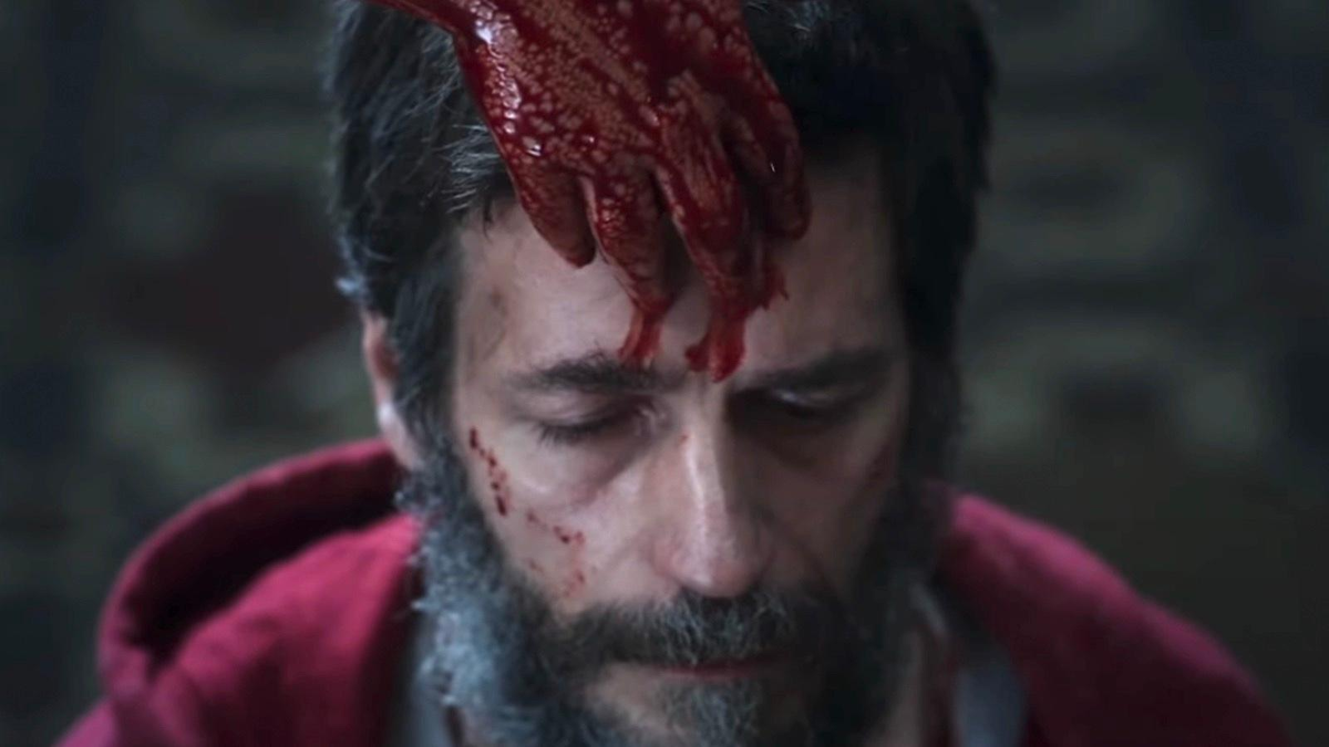 Кадр из фильма Cuando acecha la maldad. Режиссер: Демиан Рунья. Оператор: Мариано Суарес. Производство: Aramos Cine, La Puerta Roja, Machaco Films, Shudder. Показ в России: Атмосфера кино, Arna Media