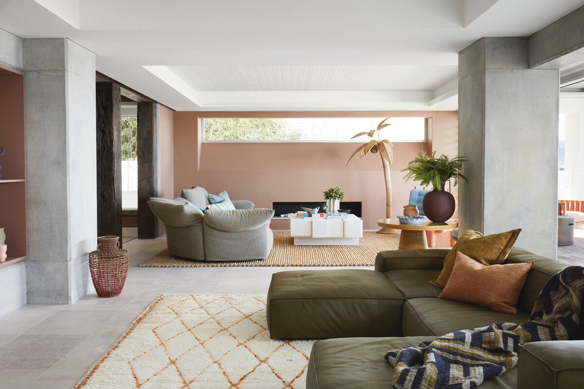 Гостиная. Вид из столовой.