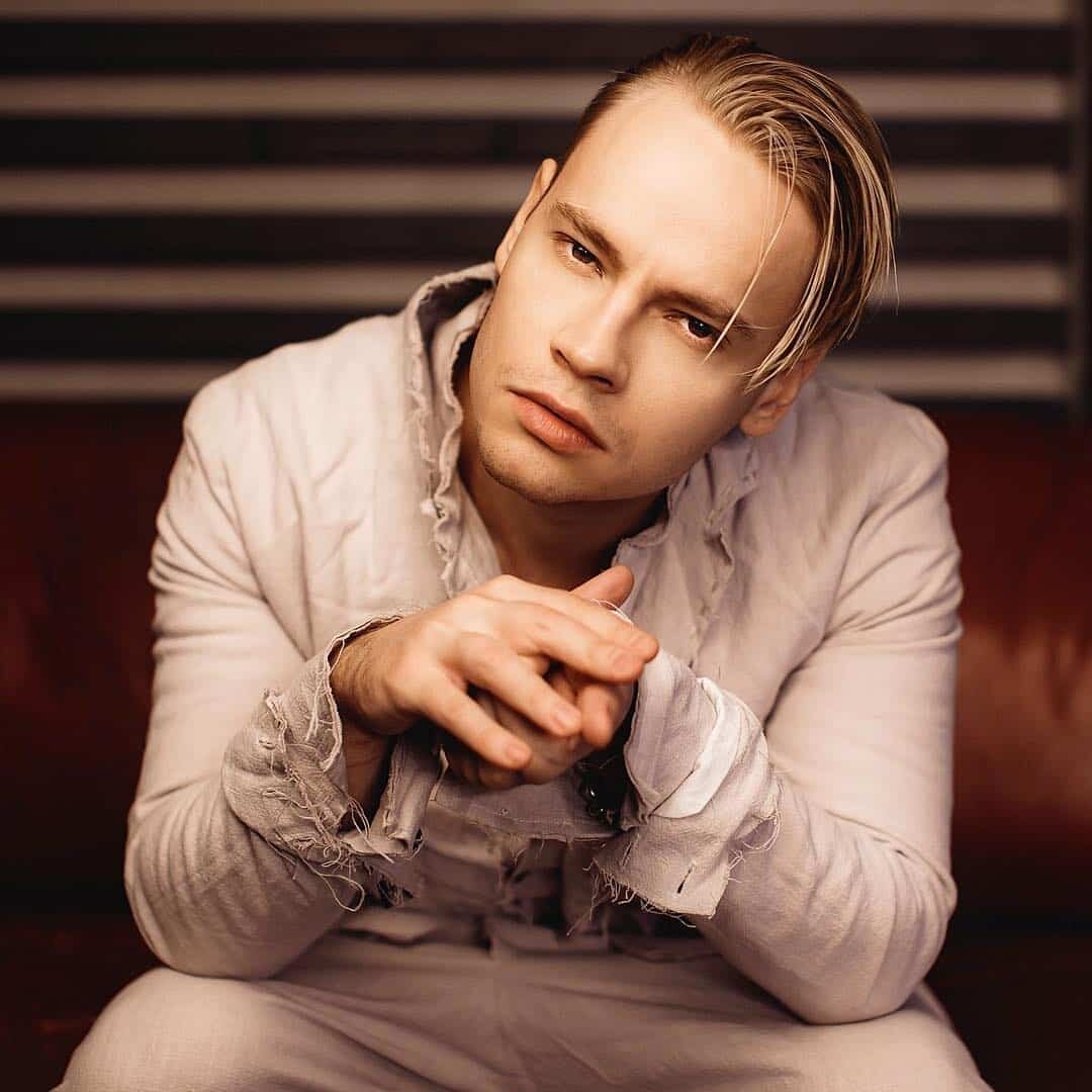 молодой певец шаман. молодой певец шаман. Shaman певец ярослав дронов. шаман певец ярослав дронов. певец ярослав дронов.