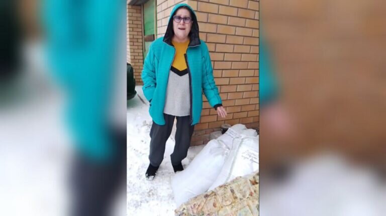    Неравнодушная жительница Оренбурга «Бабушка Оля» активно помогает фронту Белов Михаил Александрович