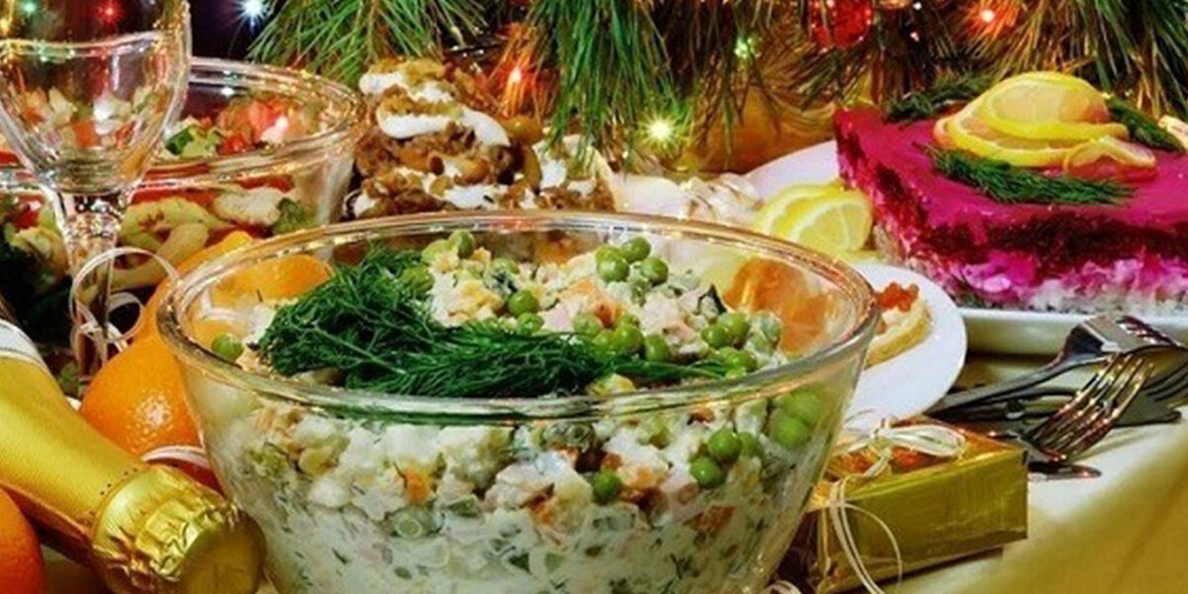 Советские новогодние салаты, которые мы готовим до сих пор, только теперь по-новому