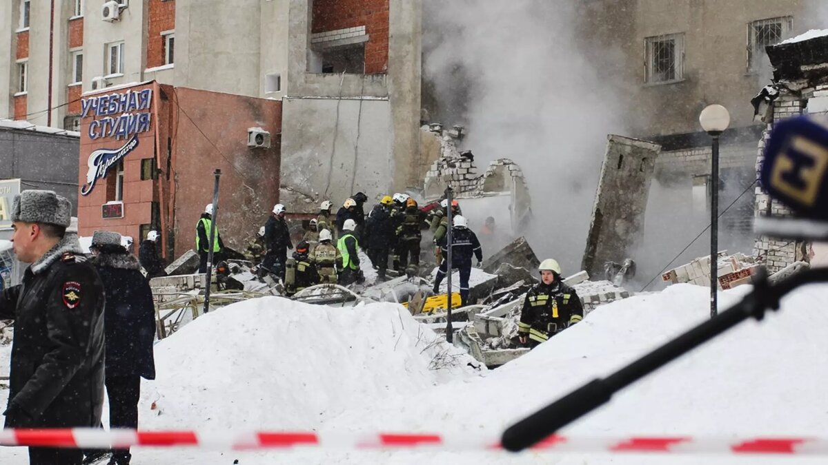     Взрыв бытового газа и пожар произошли в новостройке в Новочеркасске, сообщили в МЧС Ростовской области.