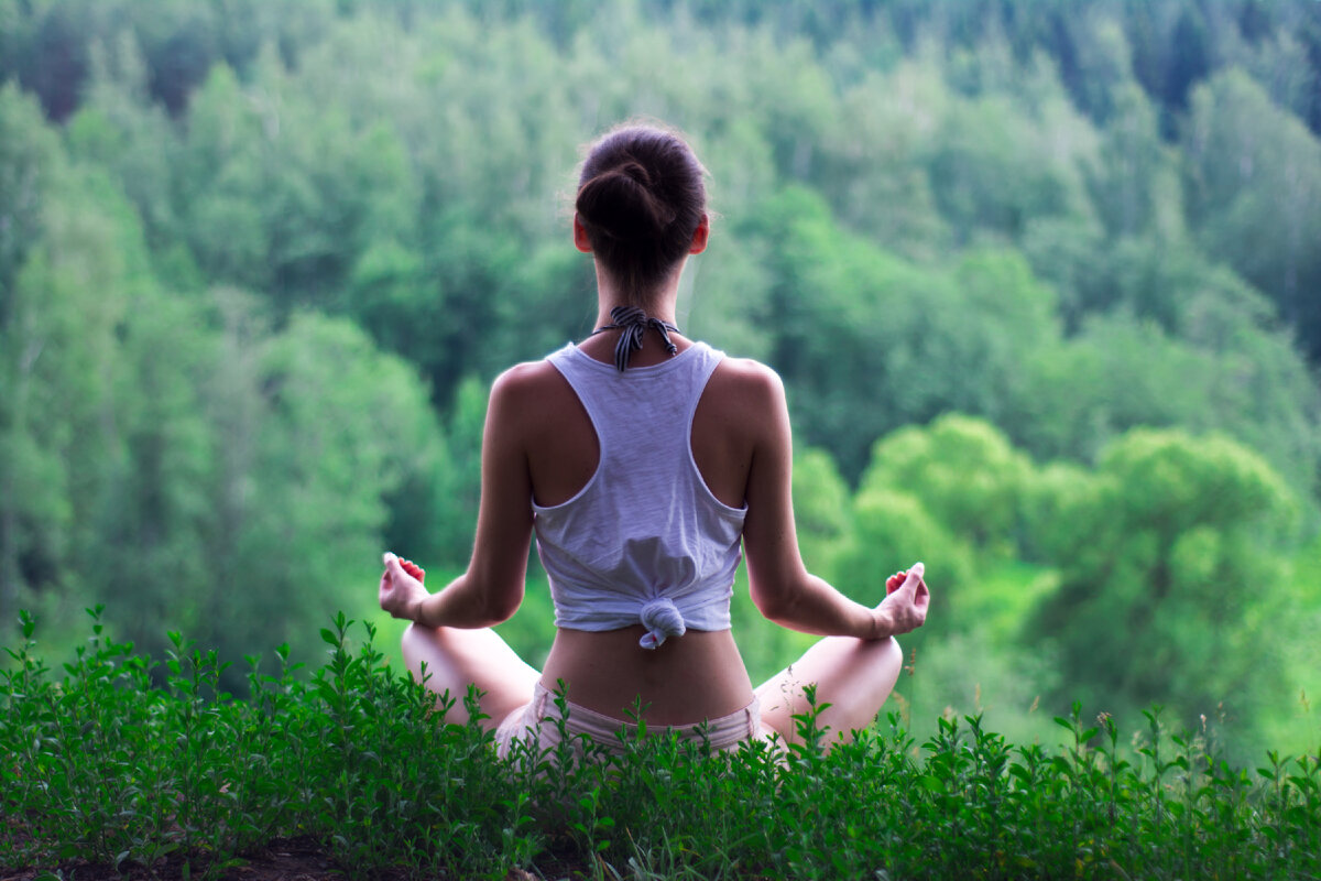 Медитация на природе. Из личного архива Телешевой Елизаветы, основателя "ТВОЯ СИЛА".