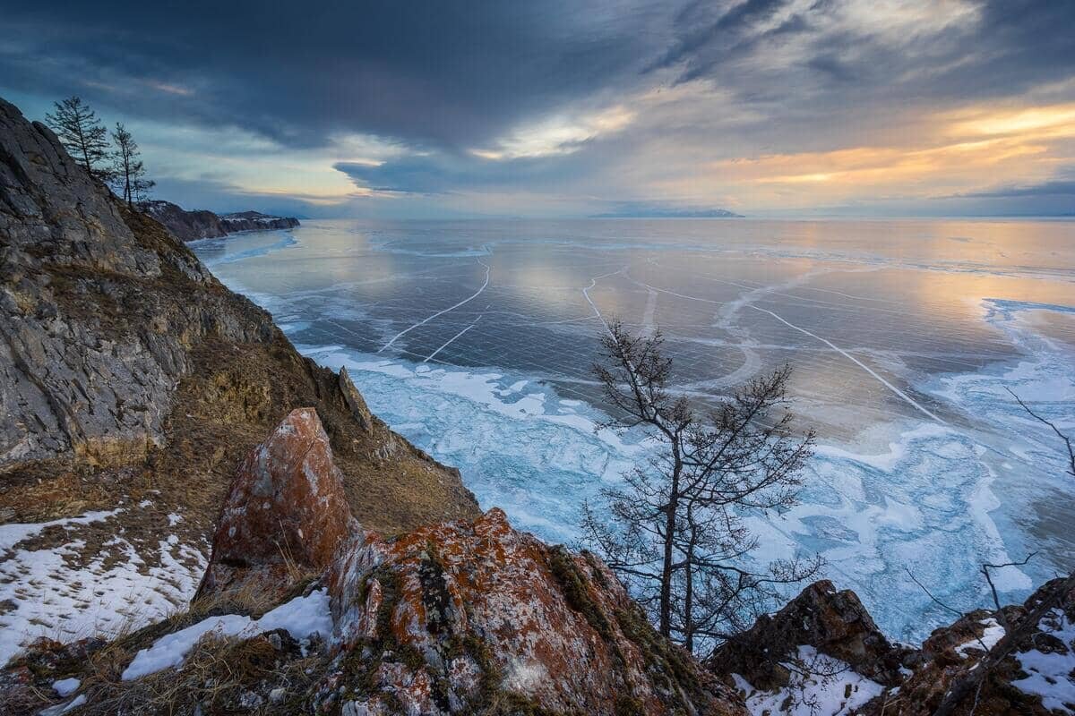 Озеро Байкал зимой. Фотография из свободного доступа