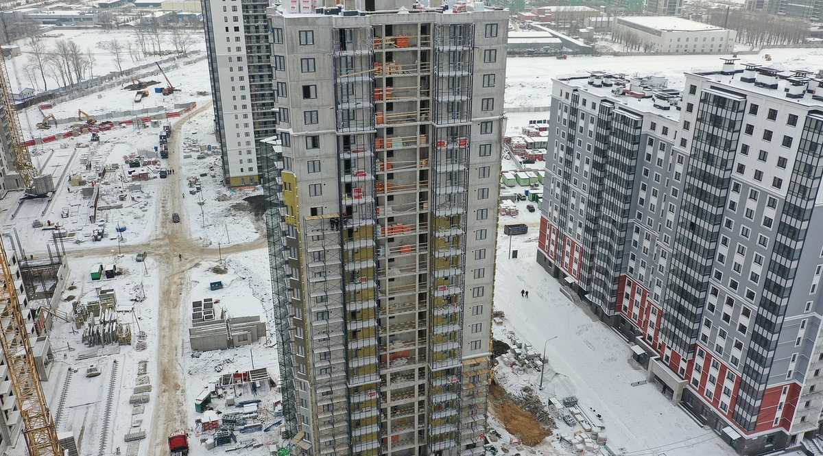 Новостройки недалеко от центра Санкт-Петербурга, на юго-востоке города