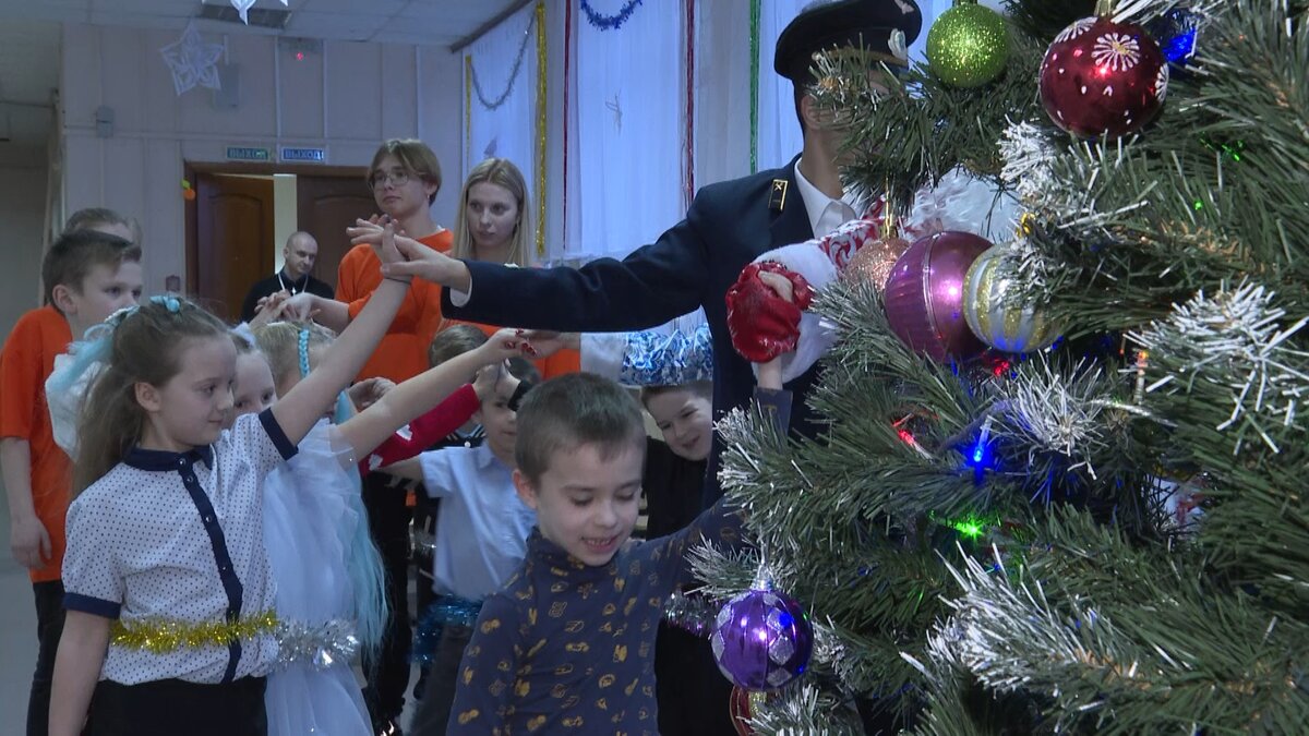    В Иванове организовали елку для детей участников спецоперации