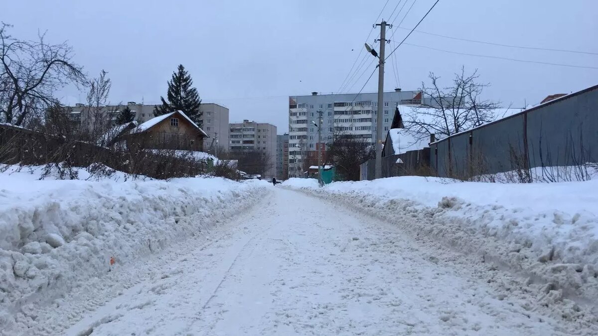     В Татарстане в субботу, 23 декабря, ожидается облачная погода с прояснениями и снегом. Об этом сообщило управление по гидрометеорологии и мониторингу окружающей среды РТ.