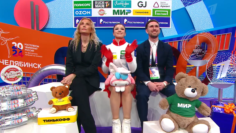 Камила Валиева опередила всех в короткой программе. Фото: Первый канал