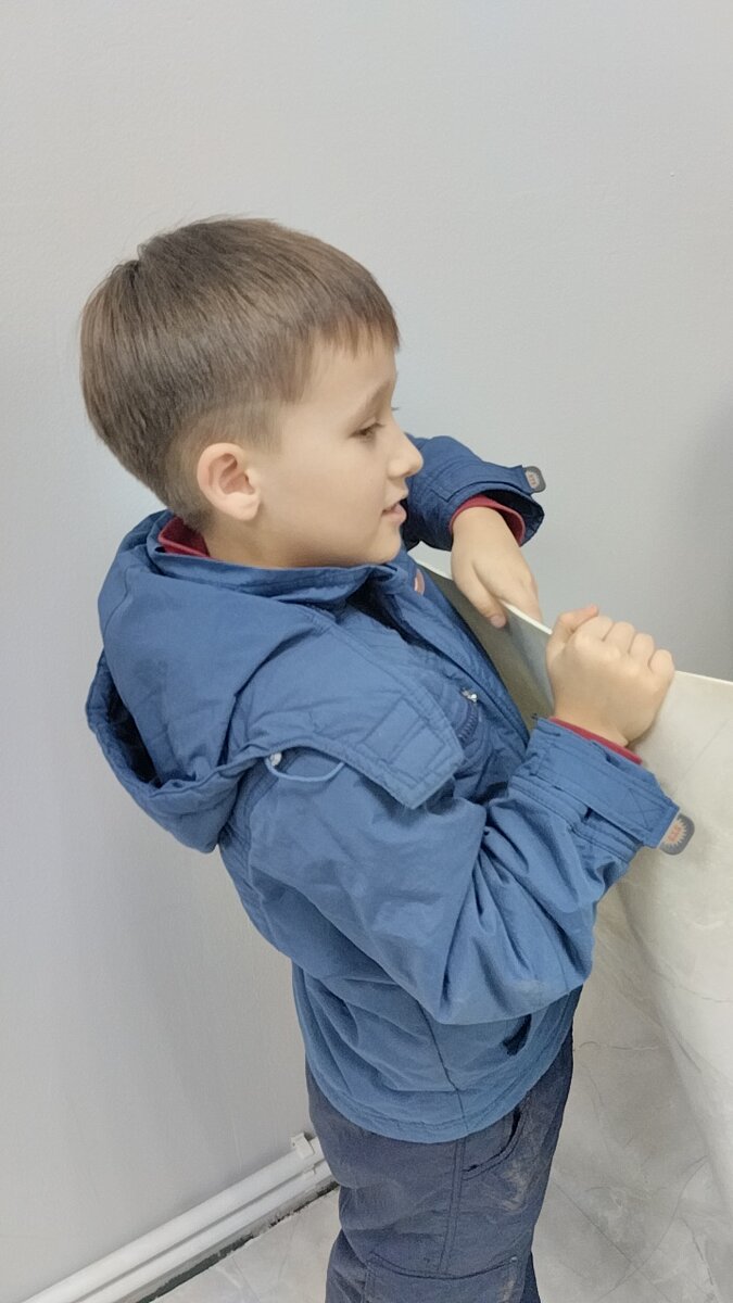 Карина всё фотографировала.