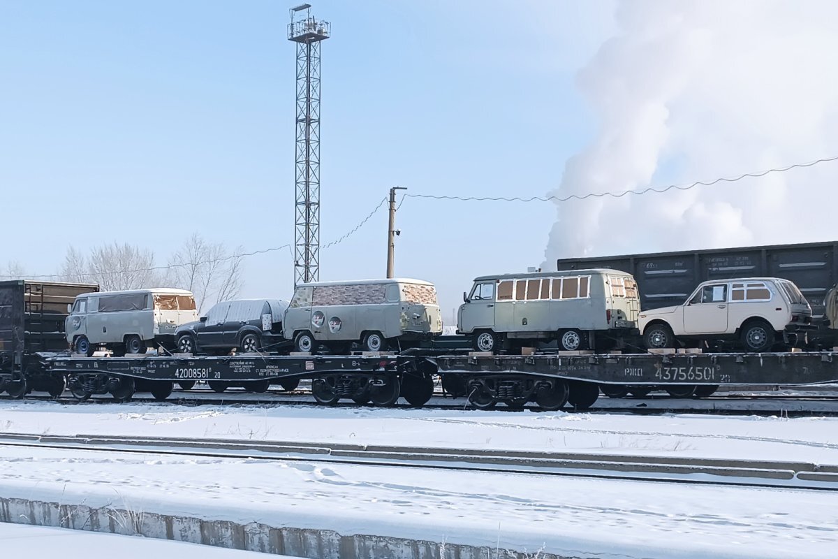    Из Иркутской области на Донбасс в январе 2024 года отправится 60 машин