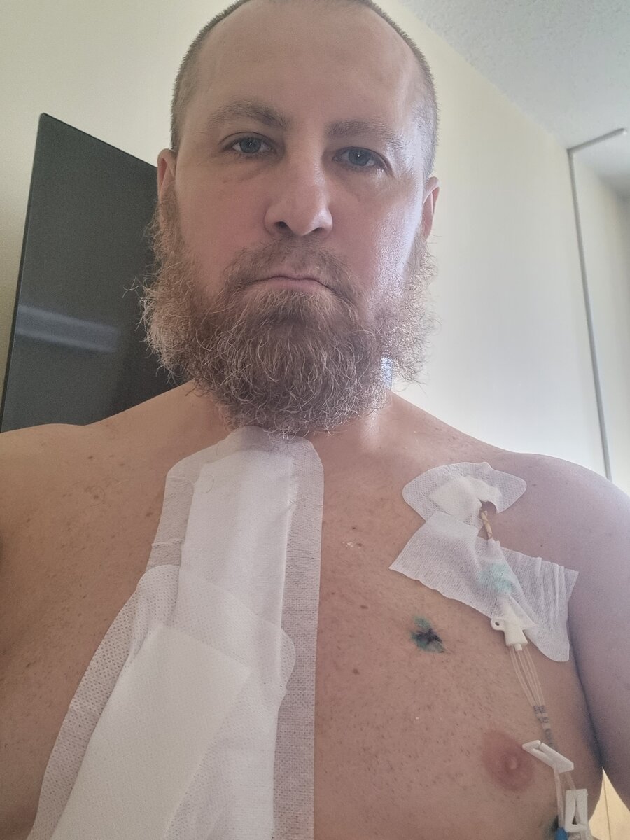 После успешной операции по удалению осколка из сердца 