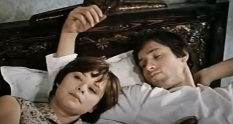 Сергей Варчук и Татьяна Паркина в постельной сцене. Фото Кадр из фильма «Не могу сказать прощай» (1982).