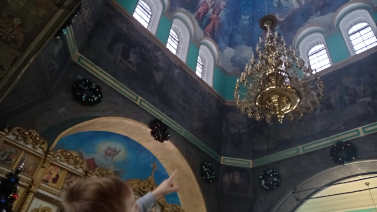 Витя увидел паникадило