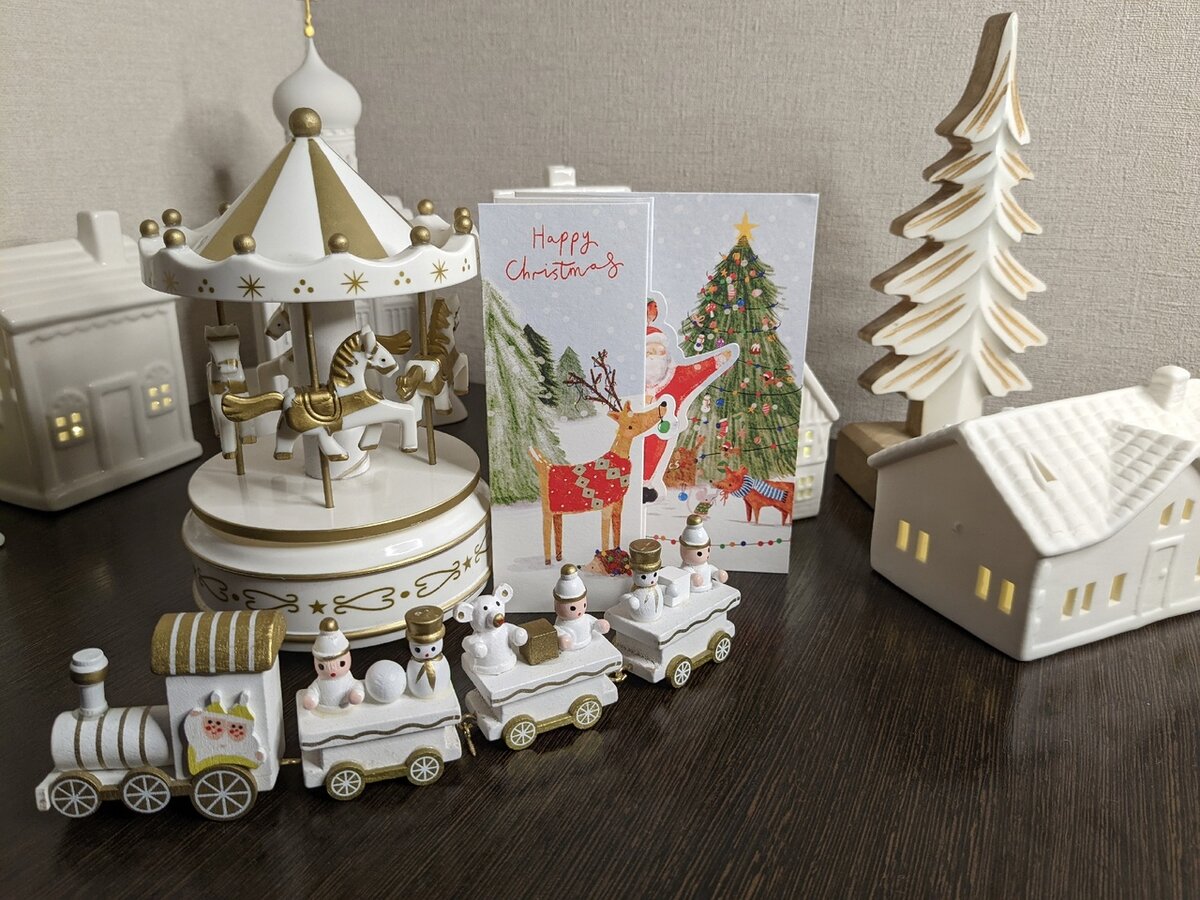 Бумажная открытка с хорошим настроением внутри