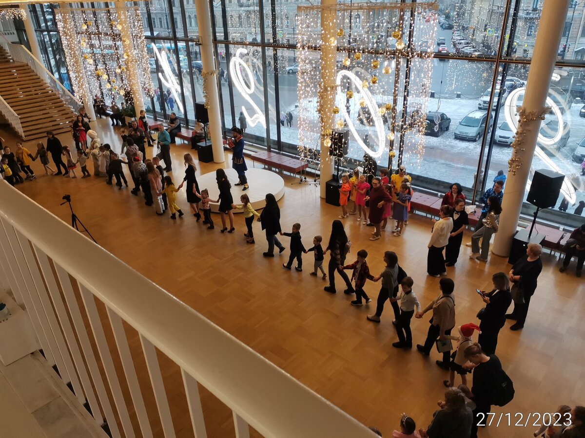 Хороводы перед представлением