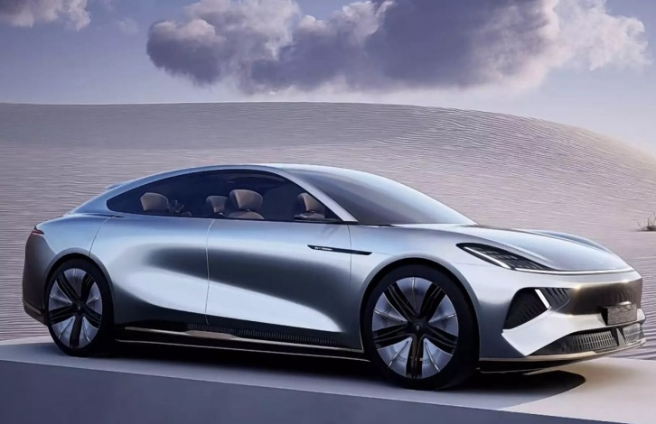 Источник: https://www.championat.com/auto/news-5326236-novyj-kitajskij-avtomobil-s-iskusstvennym-intellektom-budet-sledit-za-zdorovem-voditelya.html