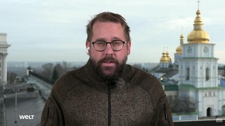 Киев достиг очередной медийной "перемоги", сбив за сутки три наших фронтовых бомбардировщика.-5
