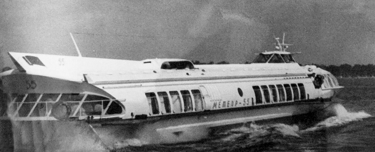 СПК «Метеор-55» Куйбышев, река Волга, Саратовское водохранилище, 1971 год. Фотография © А.Н. Челиканов