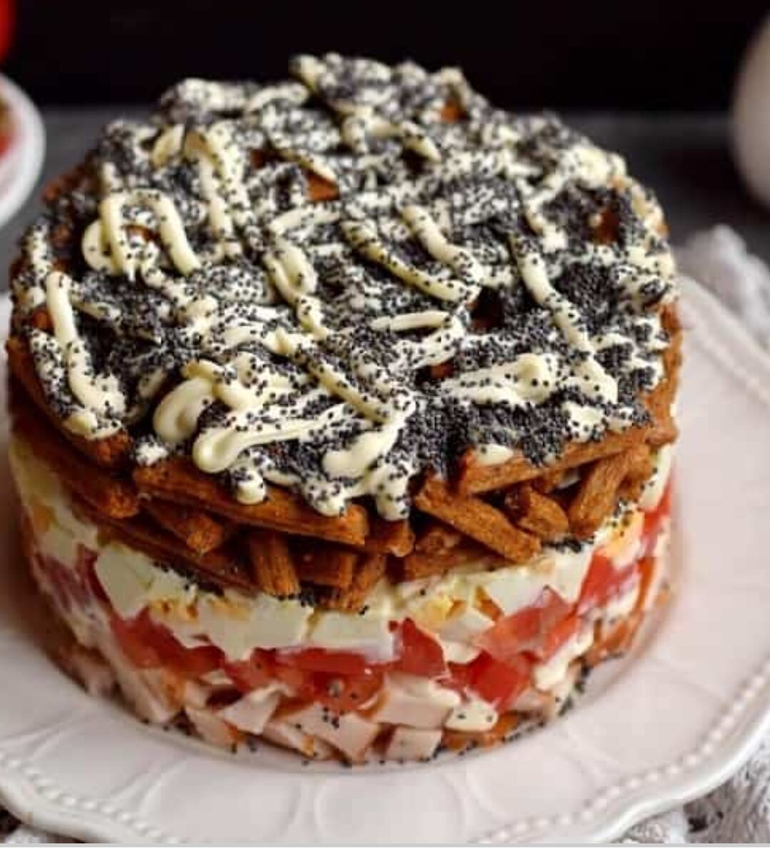 Салат кайф рецепт. Салат кайф рецепт. Салат с маком и сухариками. Салат курица под кайфом. Салат курочка под кайфом с маком.