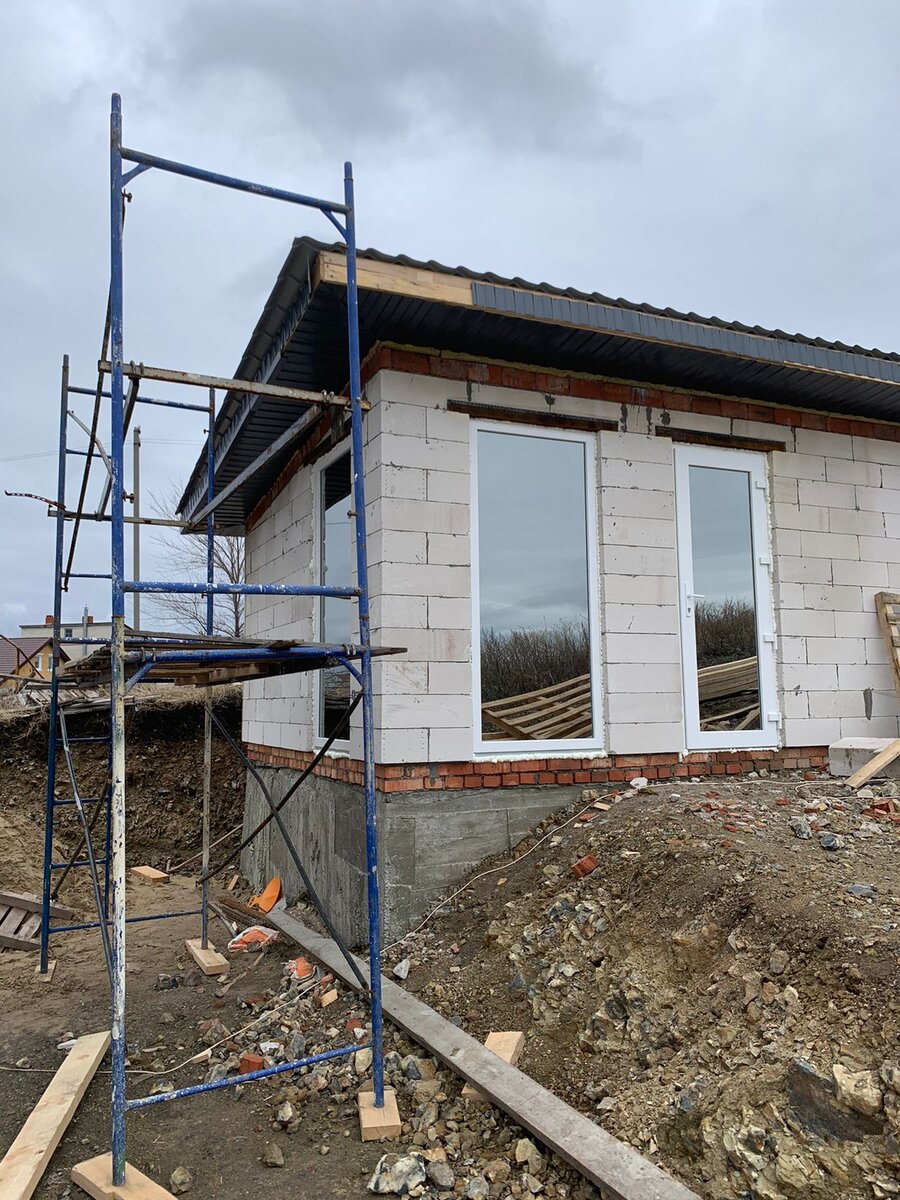 Листайте вправо.