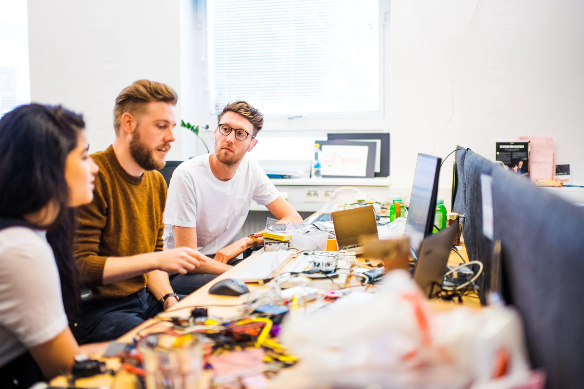 Форма работников икеи. Молодежная политика швеции. Швеция и шведы икеа. Работать в швеция. Работать в швеция.