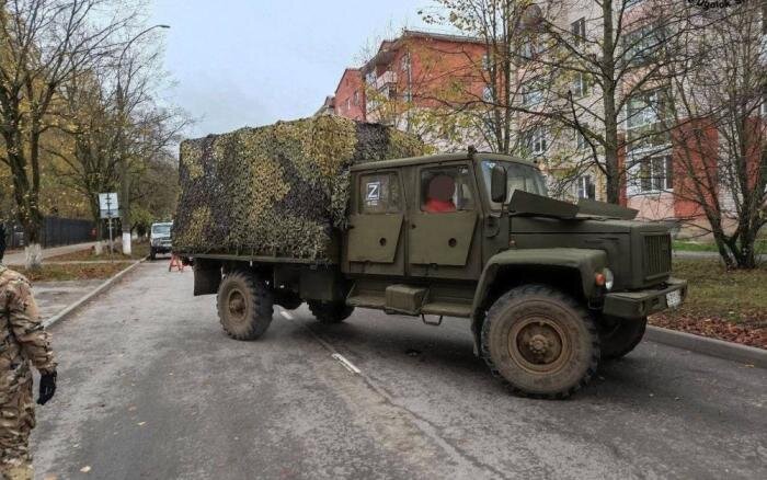 ГАЗ 33081 «Садко», подаренный волонтёрами, и защищённый импровизированной дополнительной бронёй, источник – Телеграм- канал Военный Осведомитель 